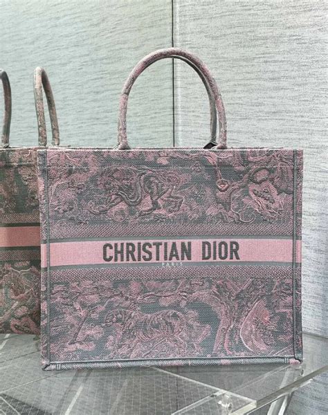 steve madden dior dupe|christian dior tote bag copy.